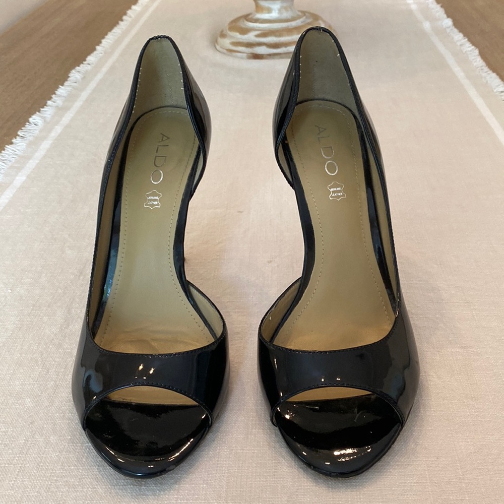 Black parent leather open toed Aldo heel